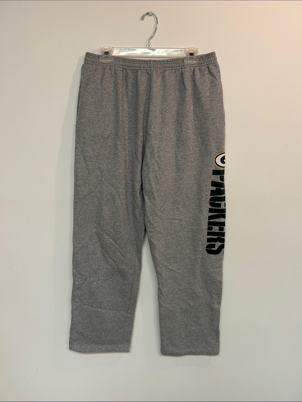 Gray Packers Graphic Sweatpants with Side Logo